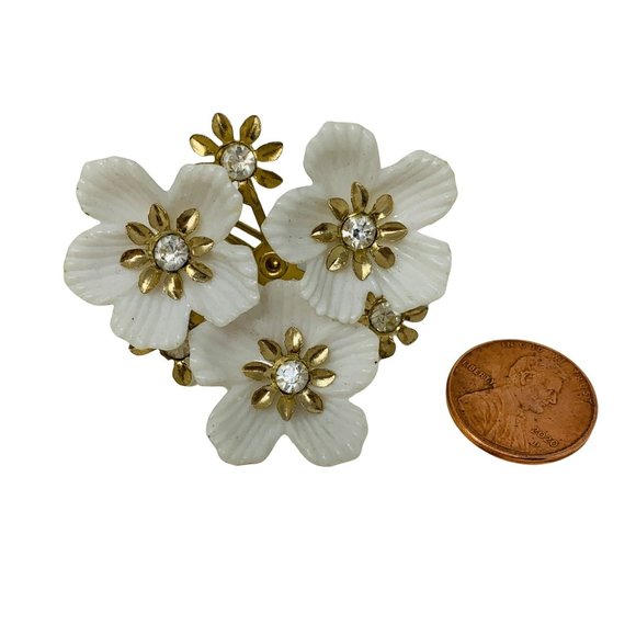 Vintage 1960s White Gold Floral Earrings Rhinestone Screw Backs - Picture 3 of 4